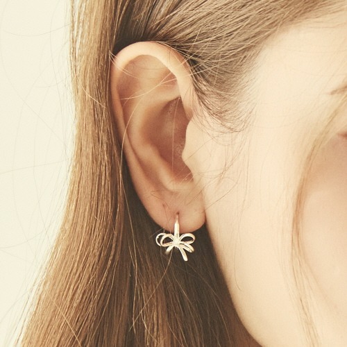 [있지 유나 착용] silver double ribbon-earring